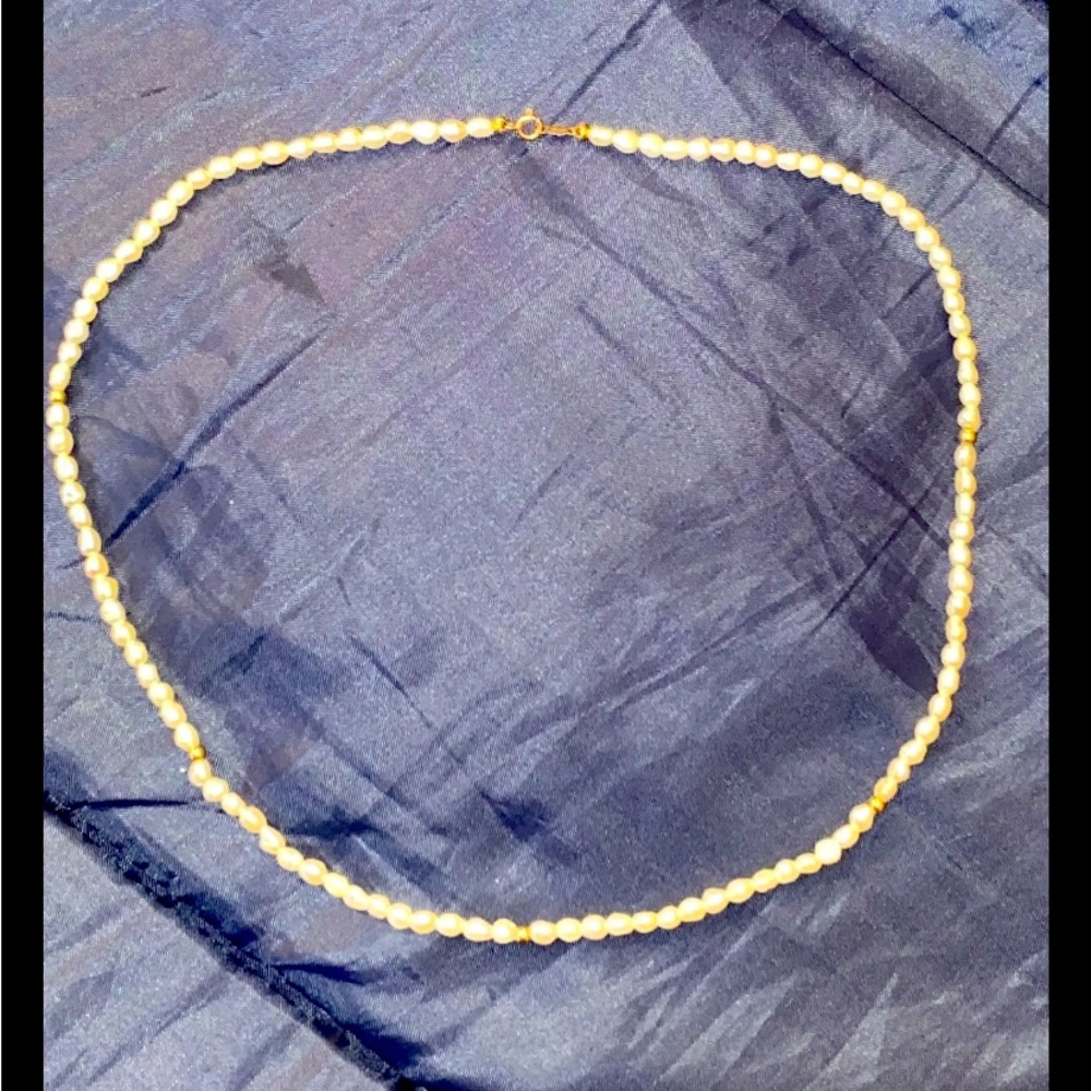 Vintage 14K White Gold Clasp Graduated Pearl Necklace